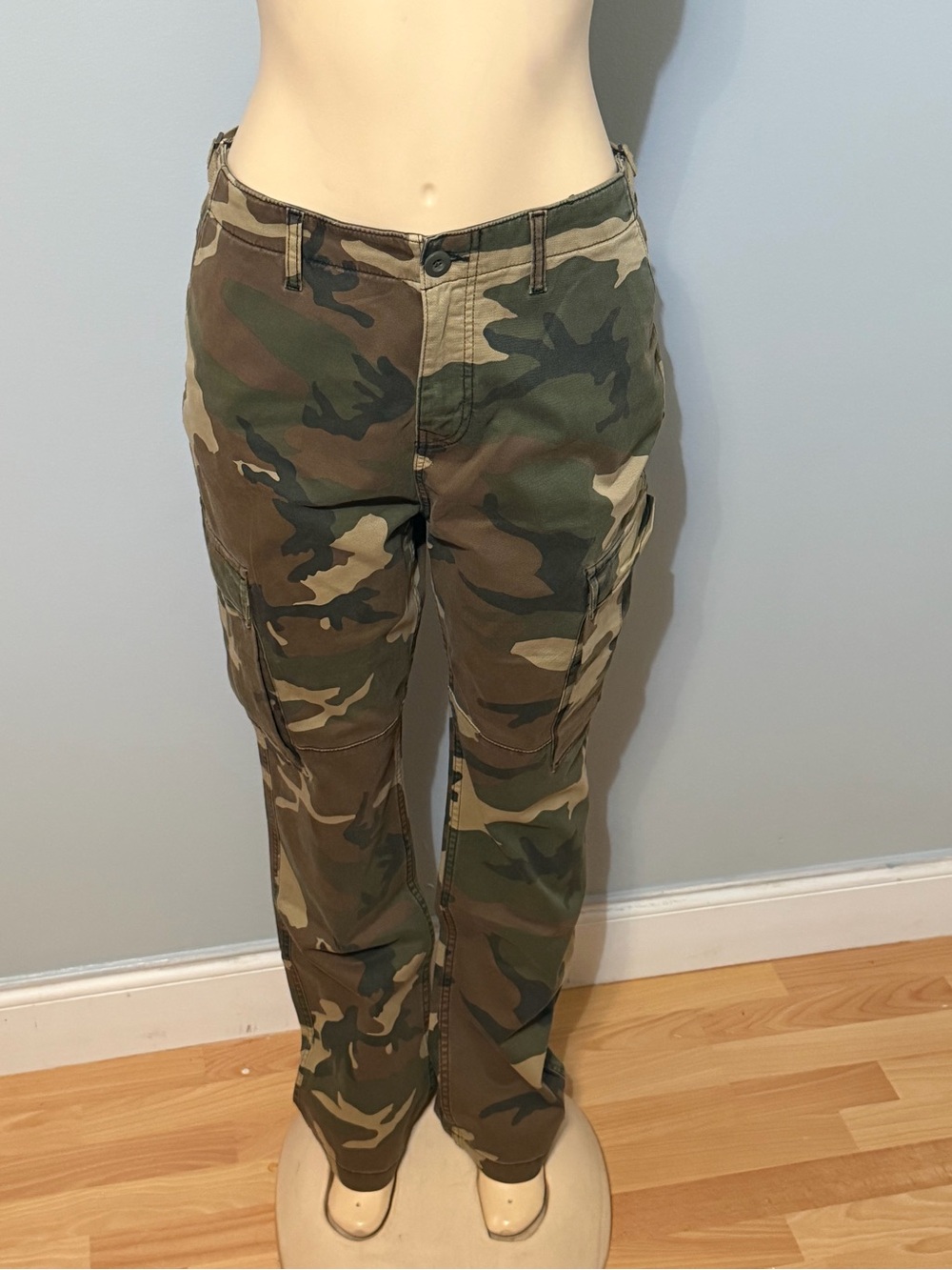 Good American Camo Cargo Pants NWOT